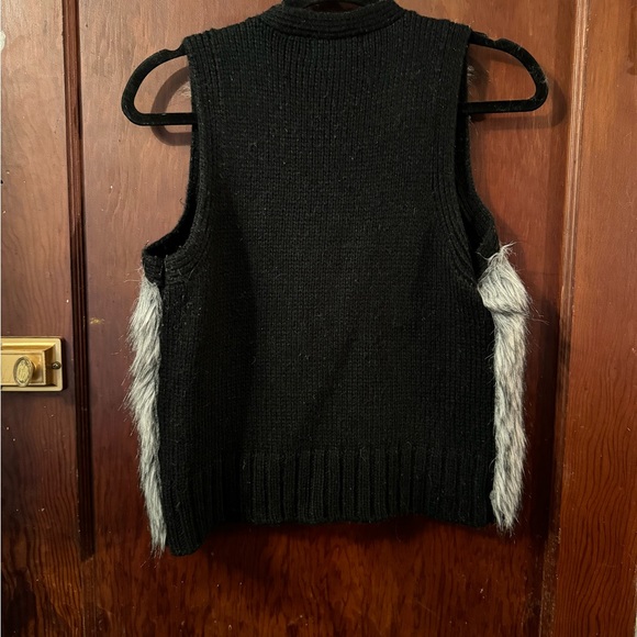 Ariat size S faux fur black sweater vest - Picture 3 of 5